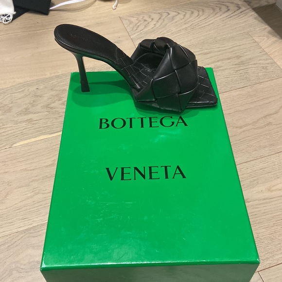 Bottega Veneta Black Lido Mule size 37.5 - Picture 4 of 7